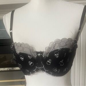 Adore me bra, black with white skull trim